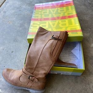 BareTraps Tan Heeled Boots